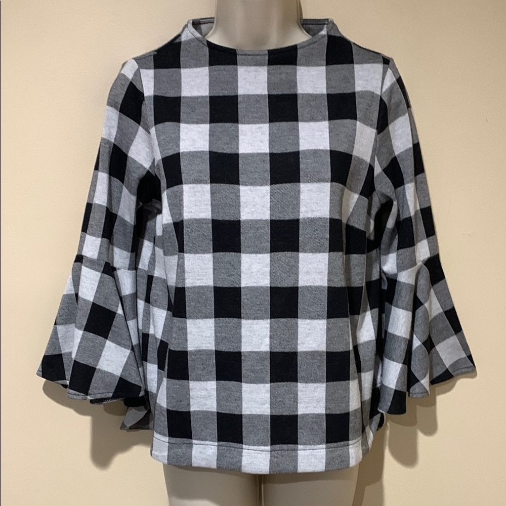 Flared sleeve top